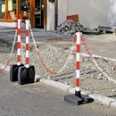Avspärrningskedja med stolpe, 4 st fällbara stolpar, H 900 mm, 10 m kedja, röd/vit