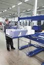 Utdragsenhet Vida för pallställ, balkmodell, plåtplan med uppvikt kant 200 kg / 70% utdrag
