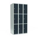 Elevskåp Fydor SMG, BxDxH 900x550x1752 mm, 9 dörrar i 3 skåp, plant tak, ant/ljusgrå